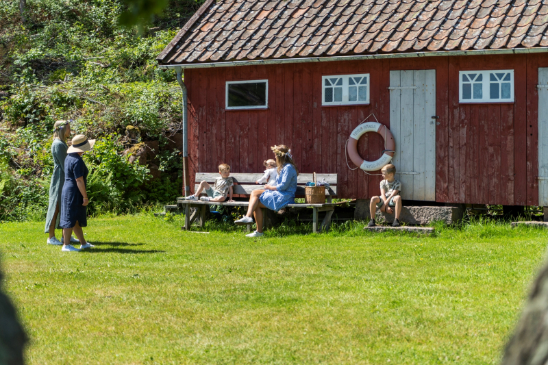 Gårdsfastighet längs med Åbyfjorden